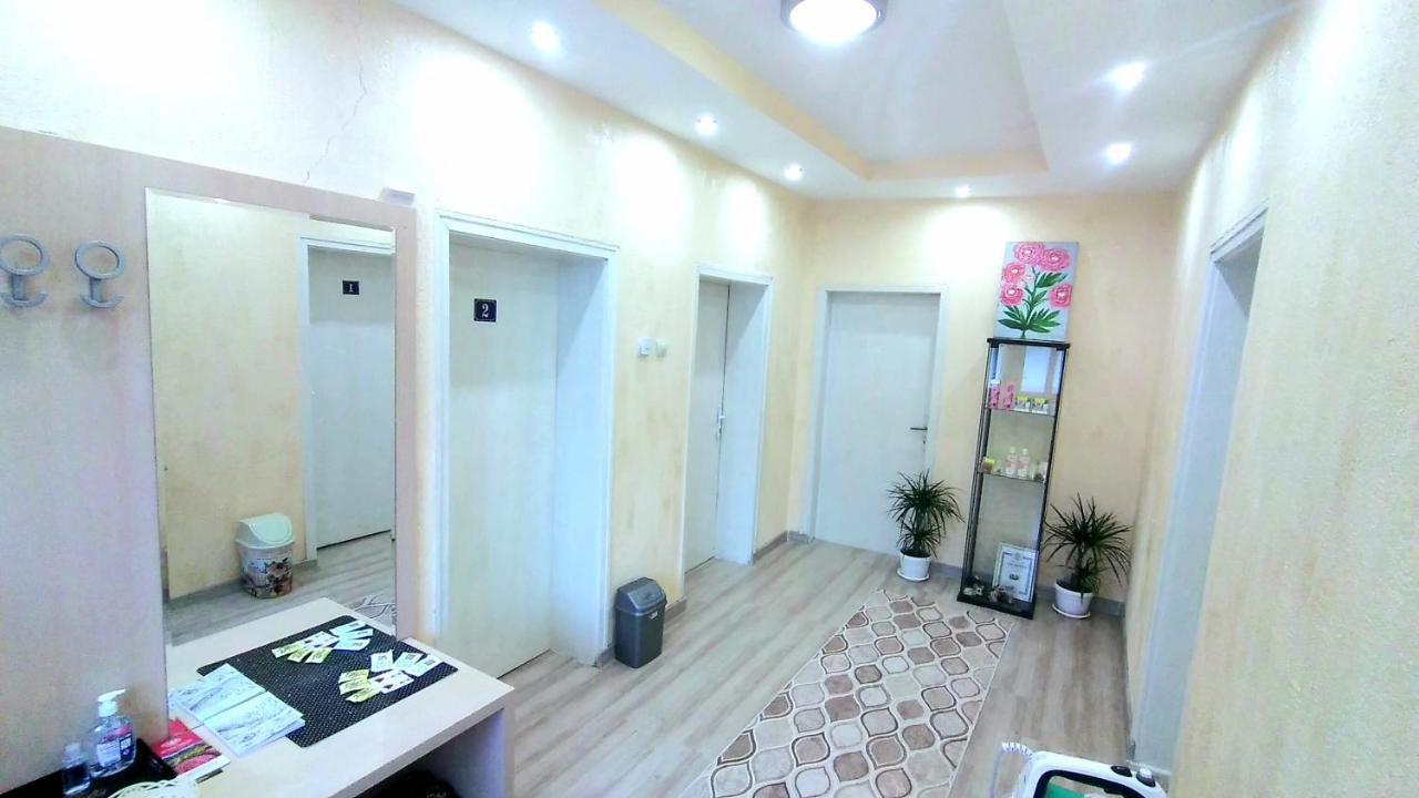 Rose & Water Guest House パヴェル・バニャ エクステリア 写真